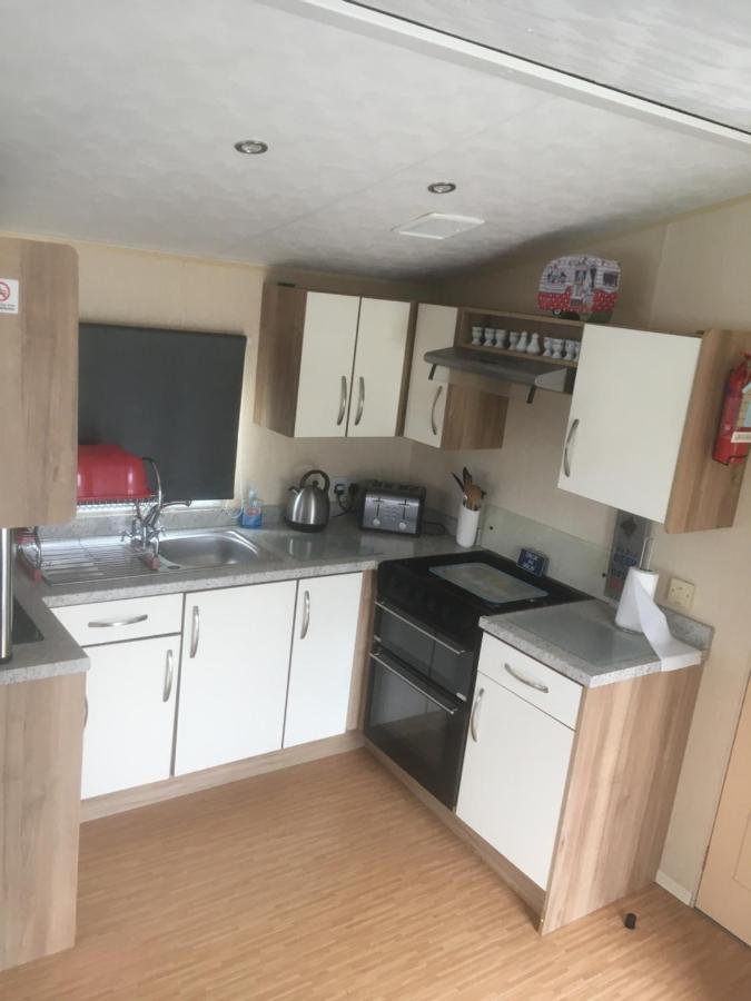 Take Me To The Beach At J&S Caravan Holidays Newquay Bay Resort Saint Columb Minor Exterior photo