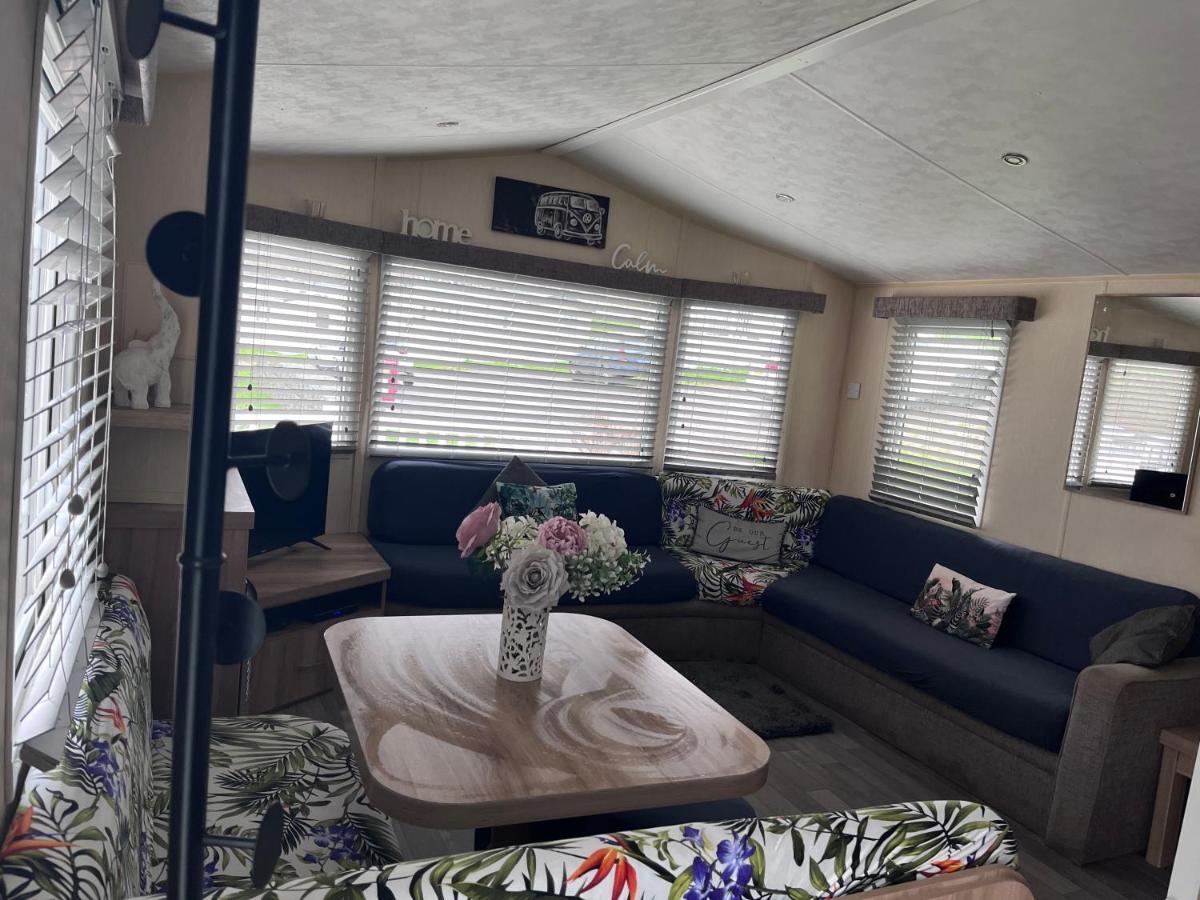 Take Me To The Beach At J&S Caravan Holidays Newquay Bay Resort Saint Columb Minor Exterior photo