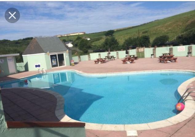 Take Me To The Beach At J&S Caravan Holidays Newquay Bay Resort Saint Columb Minor Exterior photo