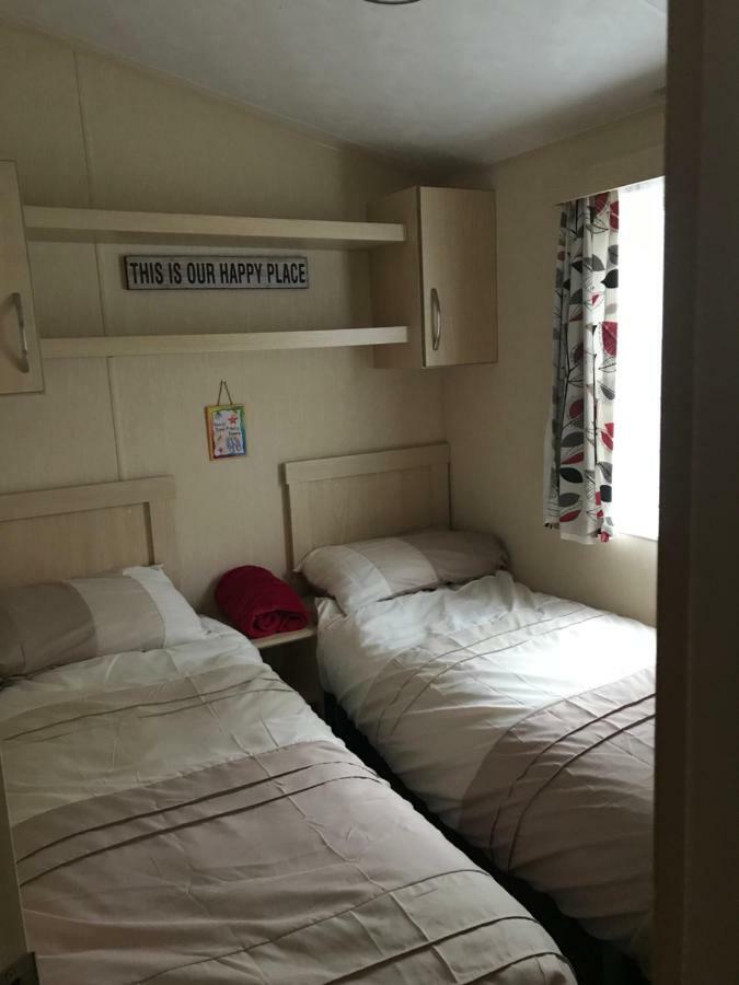 Take Me To The Beach At J&S Caravan Holidays Newquay Bay Resort Saint Columb Minor Exterior photo